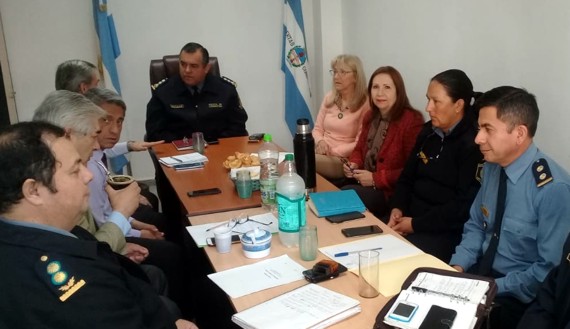 Polic&iacute;a